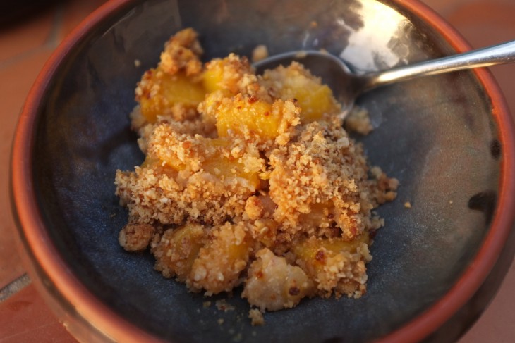 recette sans gluten de « crumble » à la pêche