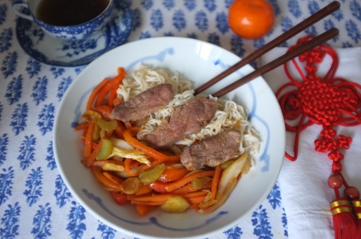 Recette sans gluten de nouilles chinoises, légumes et canard