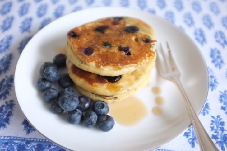 Mes pancakes sans gluten au millet et myrtilles
